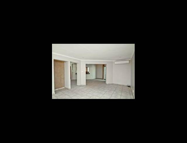 3 BEDROOM TOWNHOUSE FOR SALE IN BRUMA